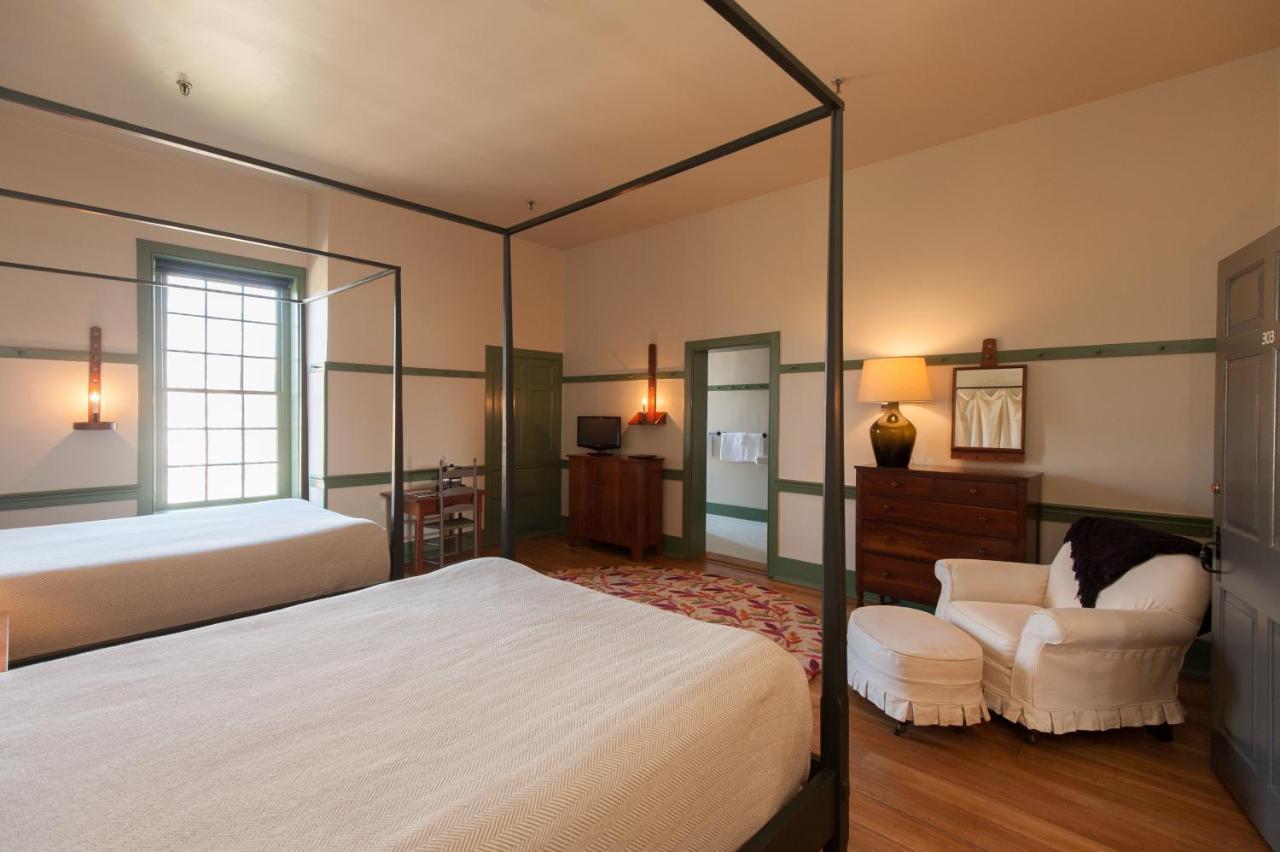 Shaker Village Of Pleasant Hill Harrodsburg Buitenkant foto