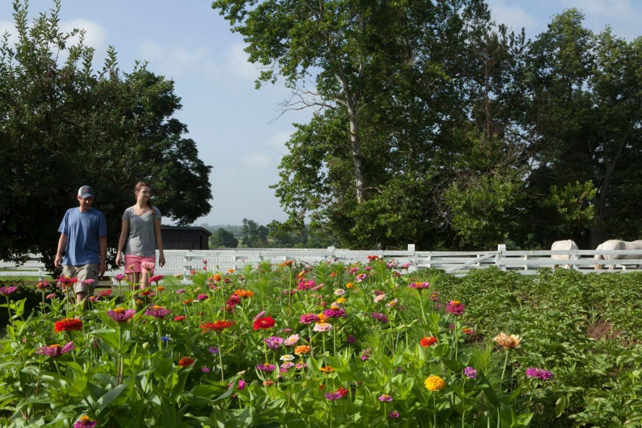 Shaker Village Of Pleasant Hill Harrodsburg Buitenkant foto